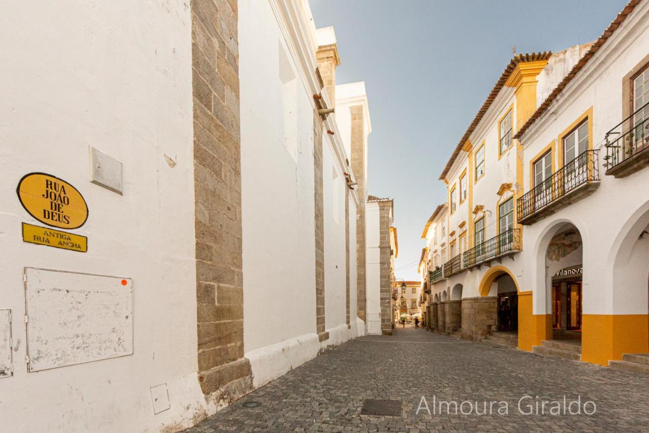شقة Almoura Giraldo Centro Historico ايفورا المظهر الخارجي الصورة