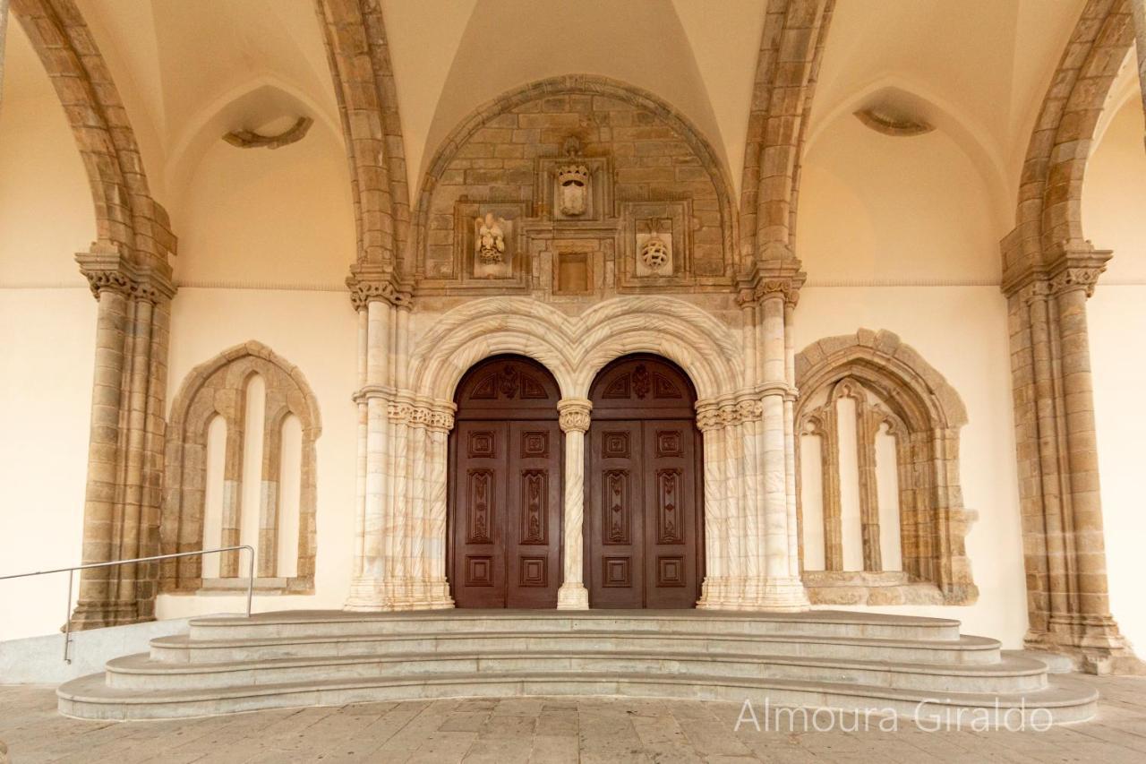 شقة Almoura Giraldo Centro Historico ايفورا المظهر الخارجي الصورة